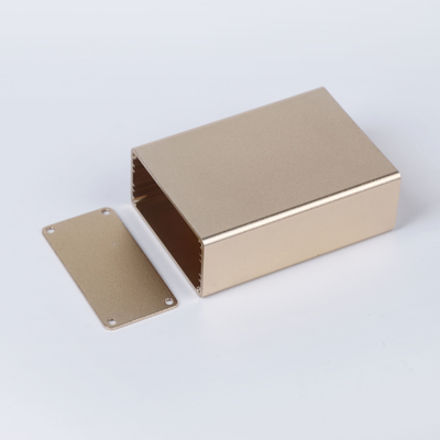 Chine Largeur50 mm Hauteur25 mm Un seul corps Bonne propriété thermique Alésage en aluminium pour électronique fournisseur