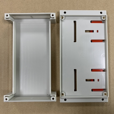 175*90*40MM Réservoir en plastique en train en gris et noir fournisseur