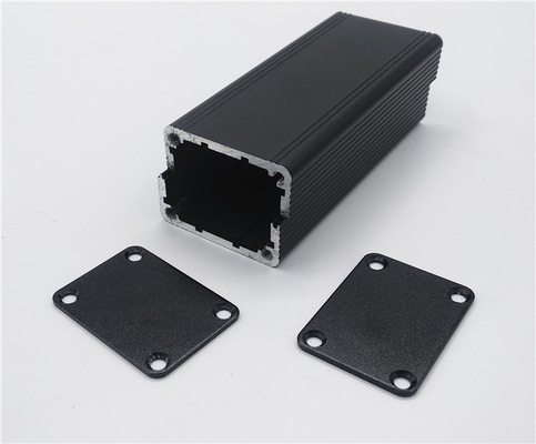 Petite enceinte en aluminium personnalisée pour une largeur modulaire de 35*26*80 mm en noir et argent fournisseur