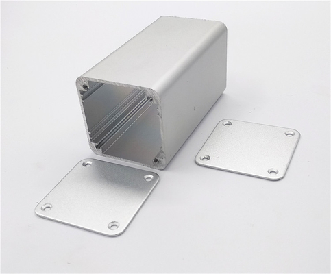 42*42*80mm Enveloppe en aluminium métallique à corps unique pour boîtier de panneau solaire en blanc et noir fournisseur