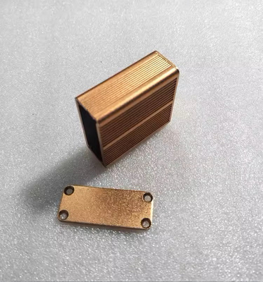 Emballage en aluminium extrudé résistant à la chaleur à haute résistance pour appareils IoT Largeur 45 mm Hauteur 18,5 mm fournisseur