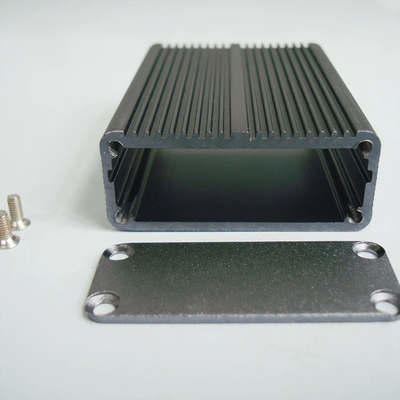 Emballage en aluminium extrudé résistant à la chaleur à haute résistance pour appareils IoT Largeur 45 mm Hauteur 18,5 mm fournisseur