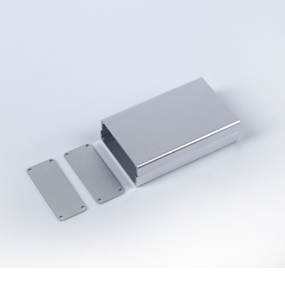 Résistance à la corrosion Anodisation du boîtier en aluminium extrudé noir et argenté pour les panneaux de commande industriels fournisseur