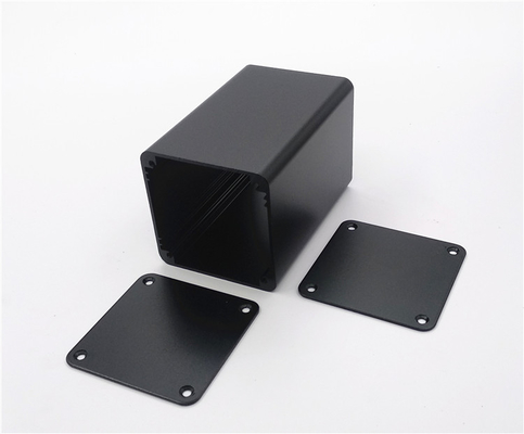 Conception personnalisable Anodisant le métal blanc et noir Aluminium boîtier en aluminium Pour l'équipement de réseau Taille 52 * 52 * 80mm fournisseur
